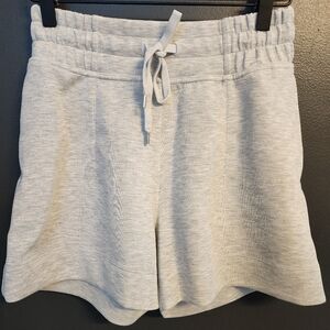 Lululemom Soft Ambitions High Rise 4" Shorts